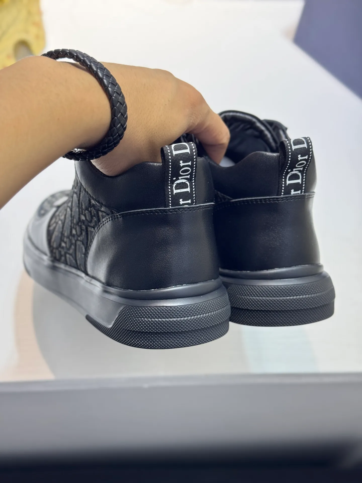 Men's men's shoes 💰420 [New model] 🌂🌂Dior (Dior) 🆕 mid-top B02 casual shoes, carefully made of first-layer cowhide with canvas, comfortable and breathable ~ rubber sole, enhances style. Fashionable and versatile, it can complement any look. Featuring an exquisite design that is uniquely dynamic and modern, this shoe is part of Dior's legacy and embodies modern elegance. Size: 38-44 (45 customized